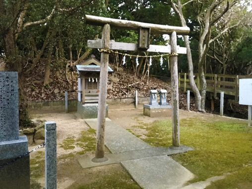 小さな神社